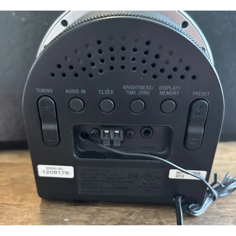 Sony Dream Machine ICF-C7IP AM/FM Radio Alarm Clock iPod Dock WORKS. See Info